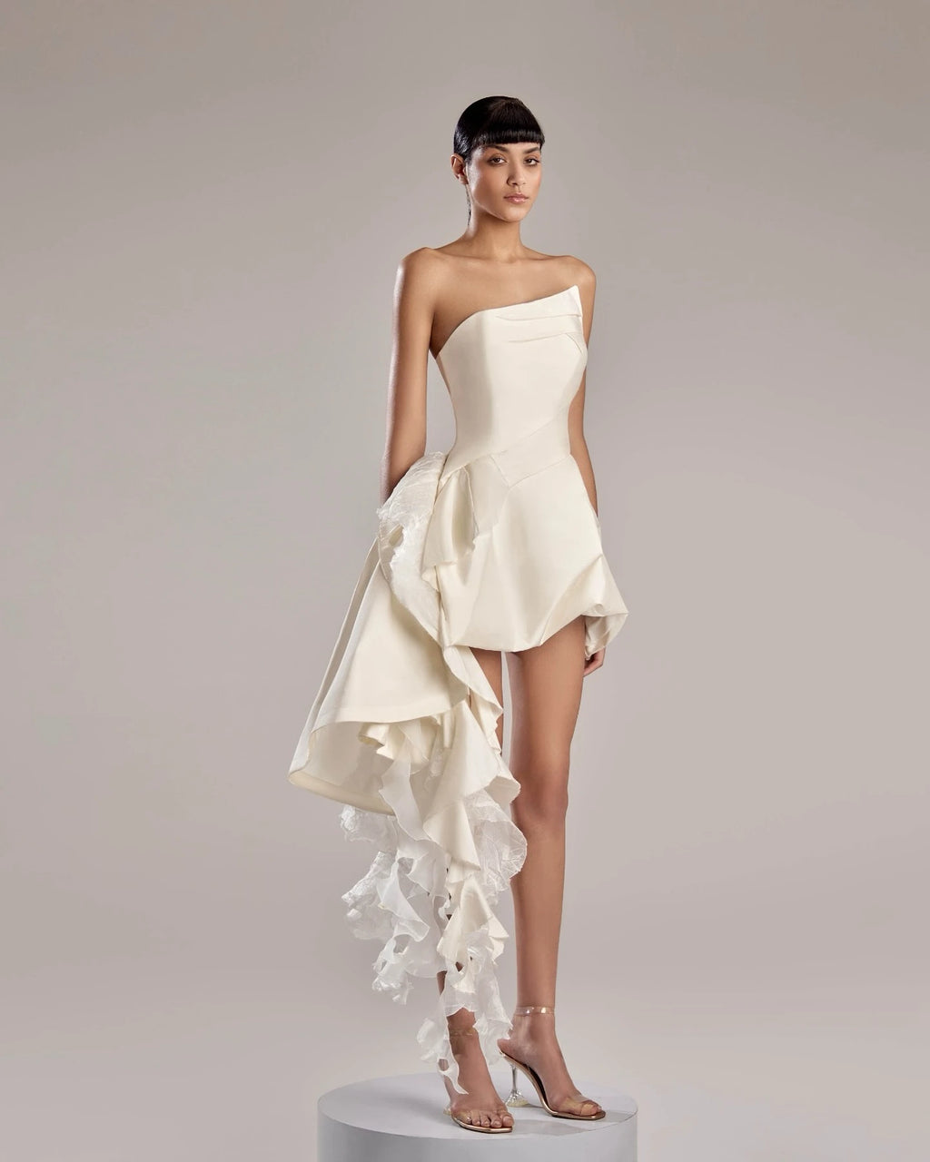 Chic Strapless Irregular Ruffles Long Bandage Dress Women White Sleeveless Satin Bodycon Bride Dresses Elegant Evening Party Gow